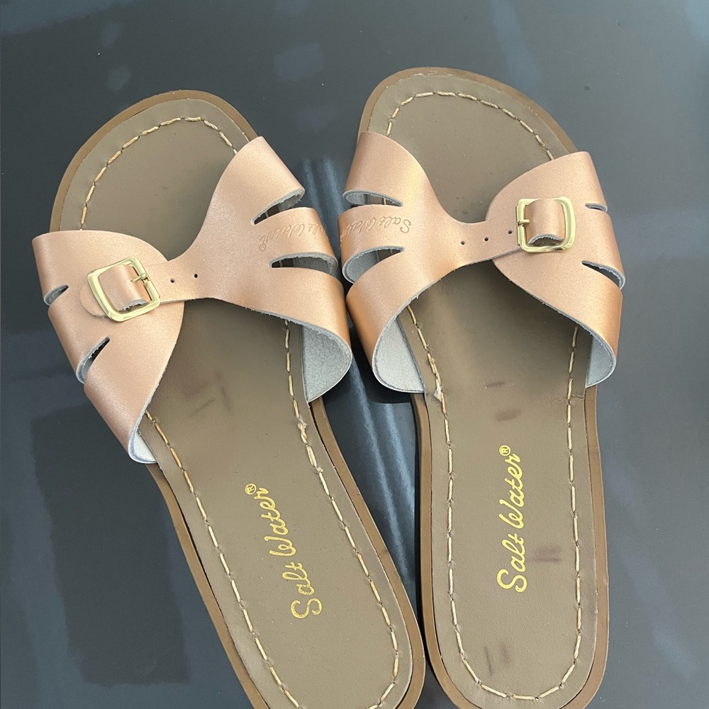Salt water sandals saltwater rose gold slip on new never worn 6, women 8 buckle